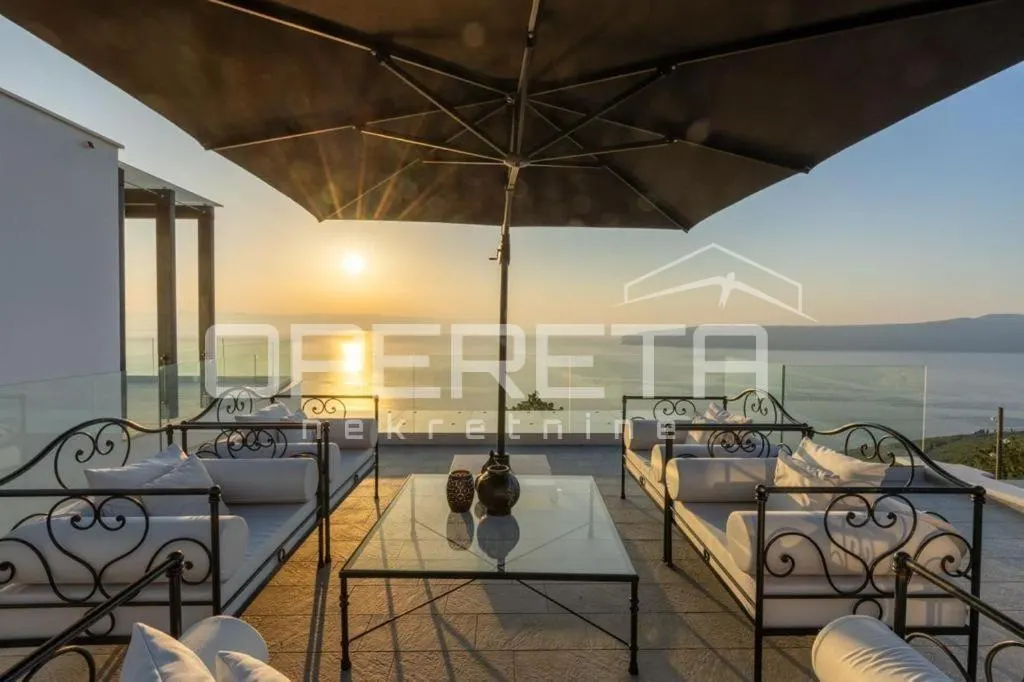 Villa de Lujo en Venta en Brsec, Croacia - foto 1
