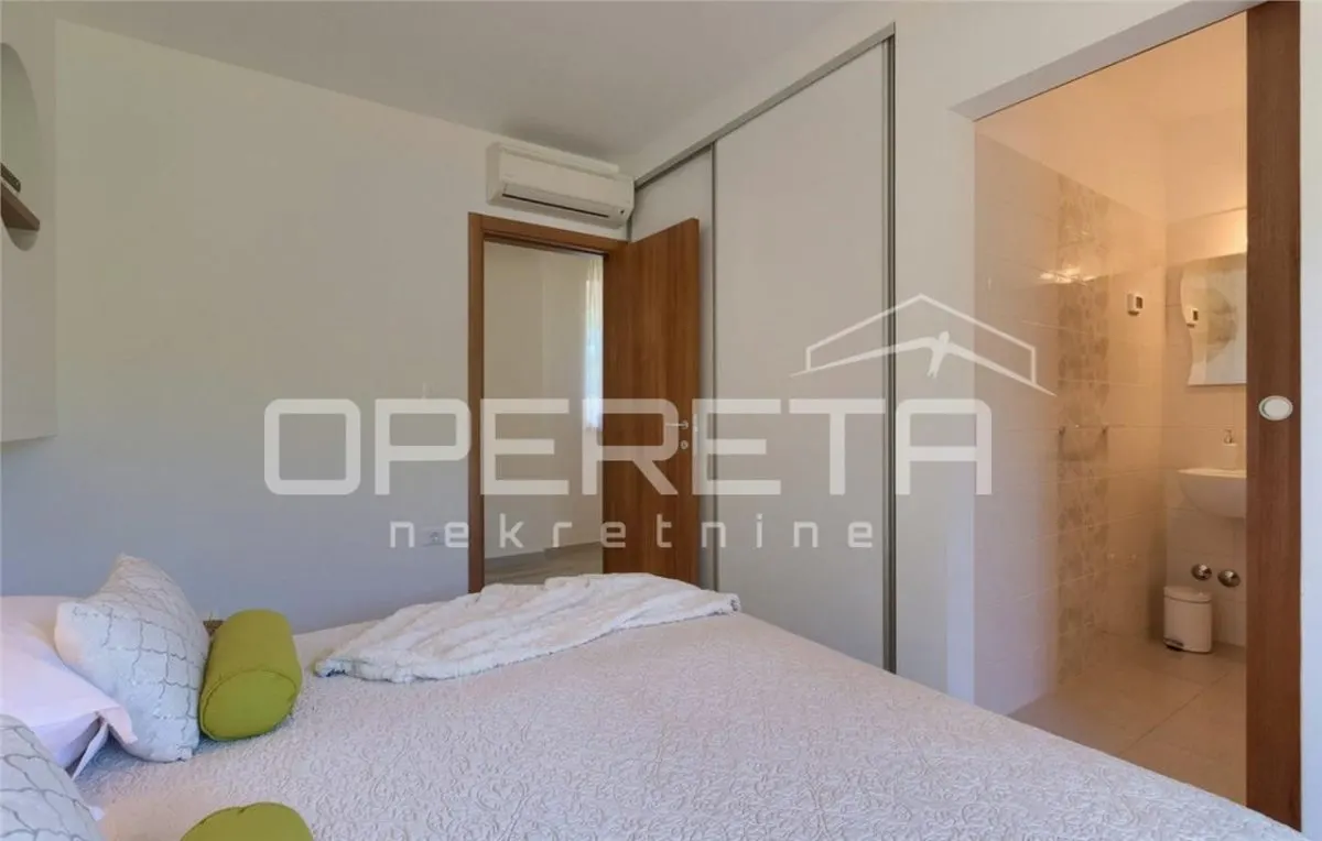 Villa avec Piscine à Vendre à Sveta Nedelja, Istrie, Croatie - foto 12