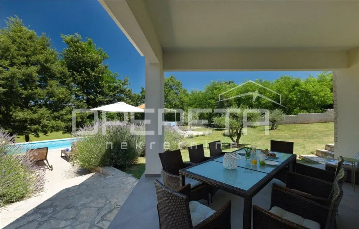 Villa avec Piscine à Vendre à Sveta Nedelja, Istrie, Croatie - foto 16