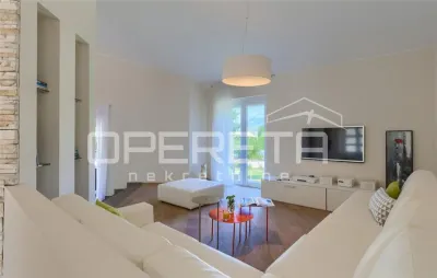 Villa avec Piscine à Vendre à Sveta Nedelja, Istrie, Croatie - foto 4