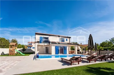 Villa Moderna con Piscina y Vistas a la Naturaleza, Malinska, Krk - Malinska