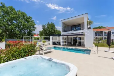 Villa Unifamiliar en Venta en Porec, Croacia - Porec