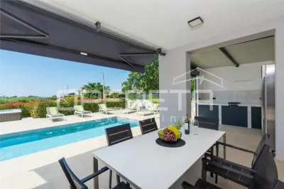 Villa Unifamiliar en Venta en Porec, Croacia - foto 14