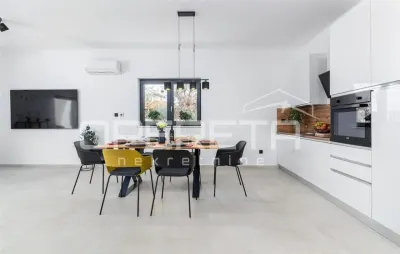 Villa Unifamiliar en Venta en Porec, Croacia - foto 5