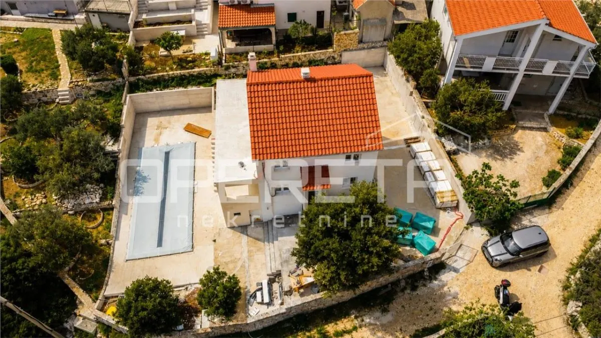 Villa Moderna en Venta en Vinišće, Croacia – Primera Línea de Mar - foto 3