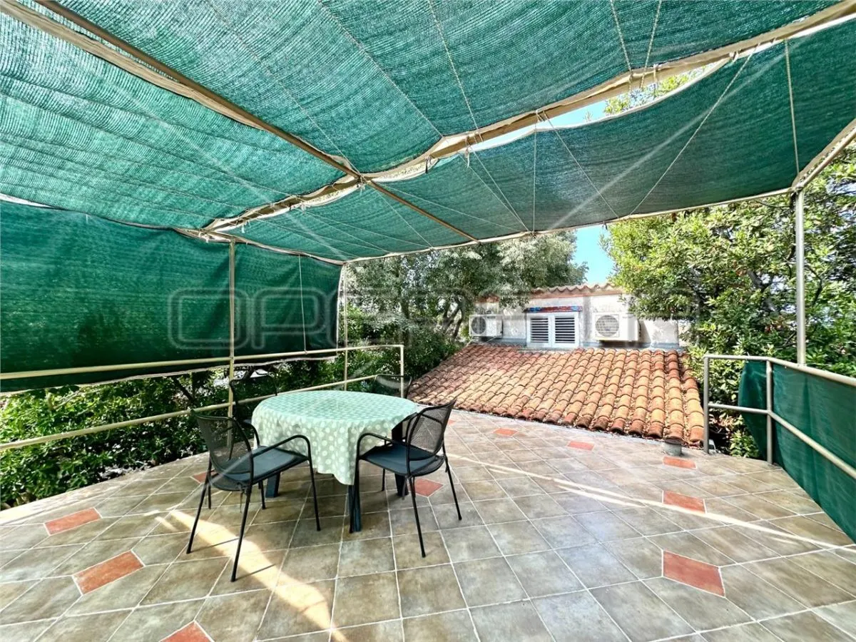 Single-storey house with cellar and terrace for sale in Tisno, Murter - foto 1