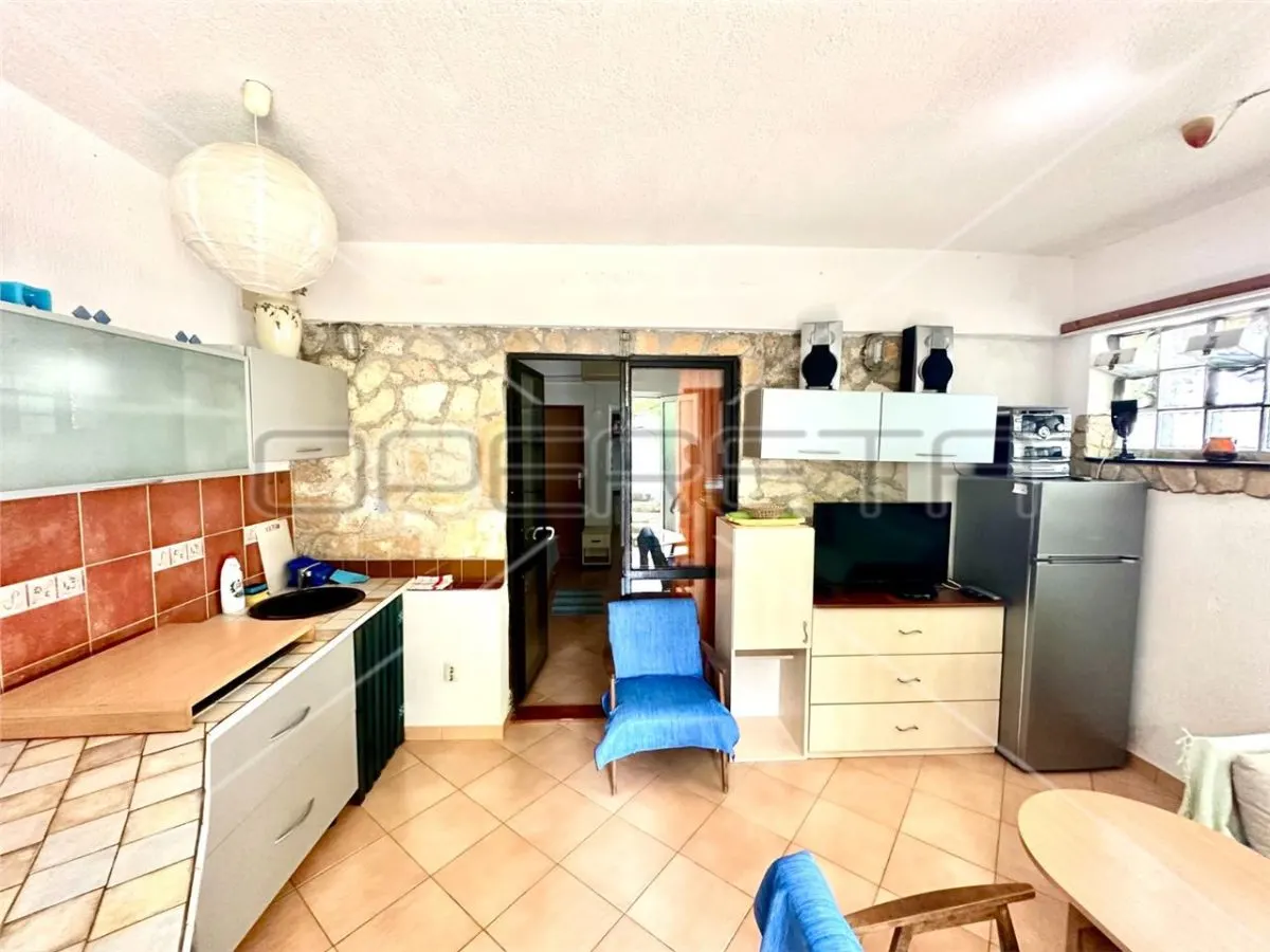 Single-storey house with cellar and terrace for sale in Tisno, Murter - foto 2