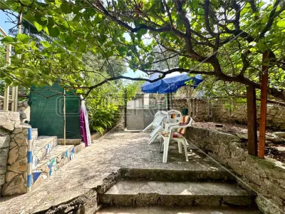 Single-storey house with cellar and terrace for sale in Tisno, Murter - foto 12