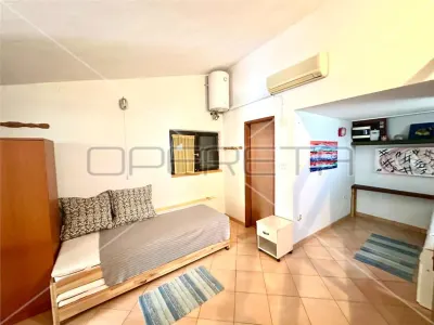 Single-storey house with cellar and terrace for sale in Tisno, Murter - foto 4