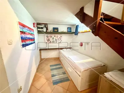 Single-storey house with cellar and terrace for sale in Tisno, Murter - foto 6