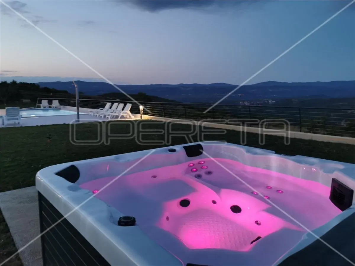 Villa en Venta en Croacia, Buzet - foto 12
