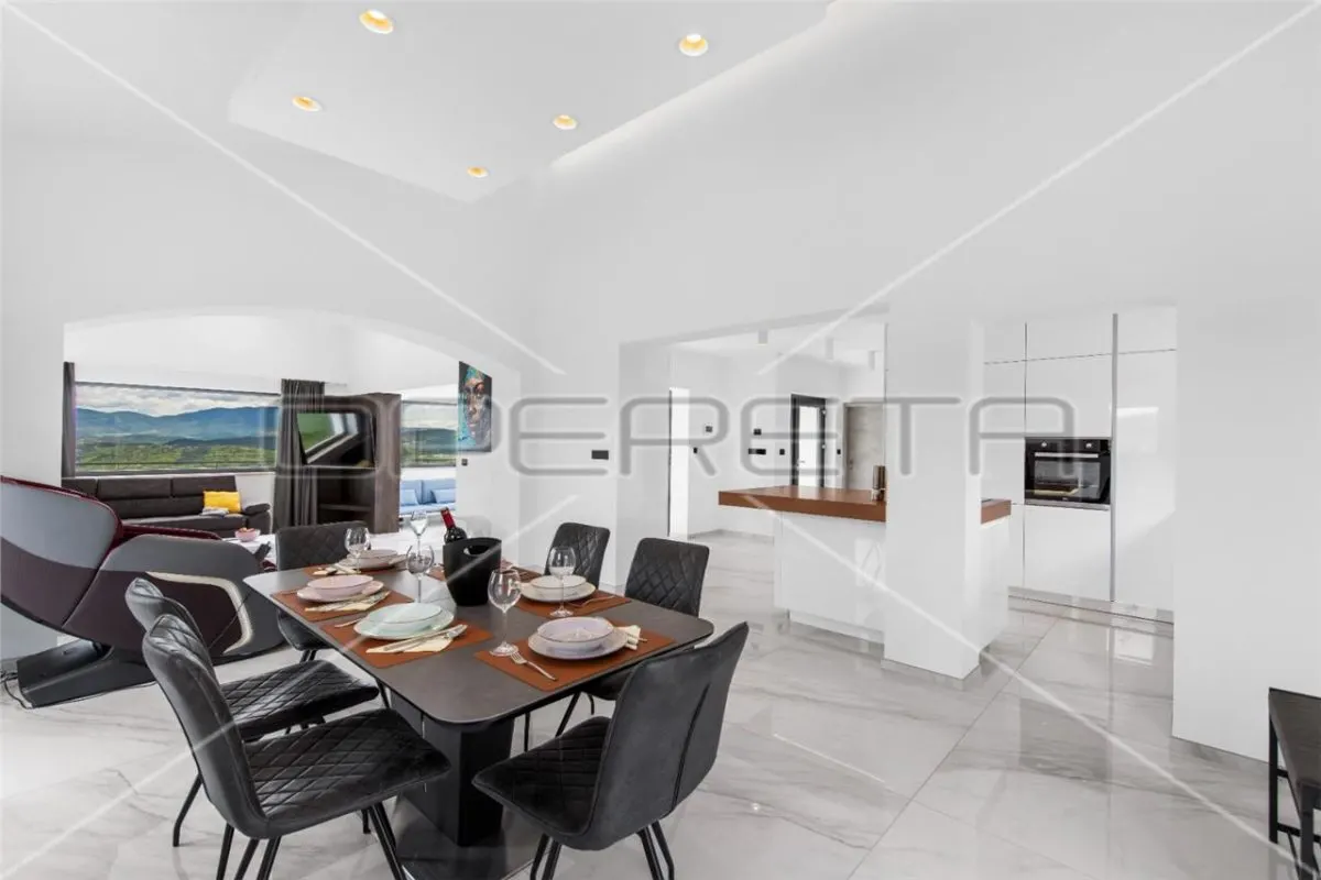 Villa en Venta en Croacia, Buzet - foto 14