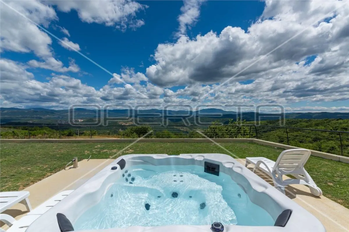 Villa en Venta en Croacia, Buzet - foto 25