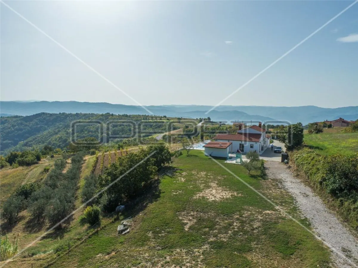 Villa en Venta en Croacia, Buzet - foto 6