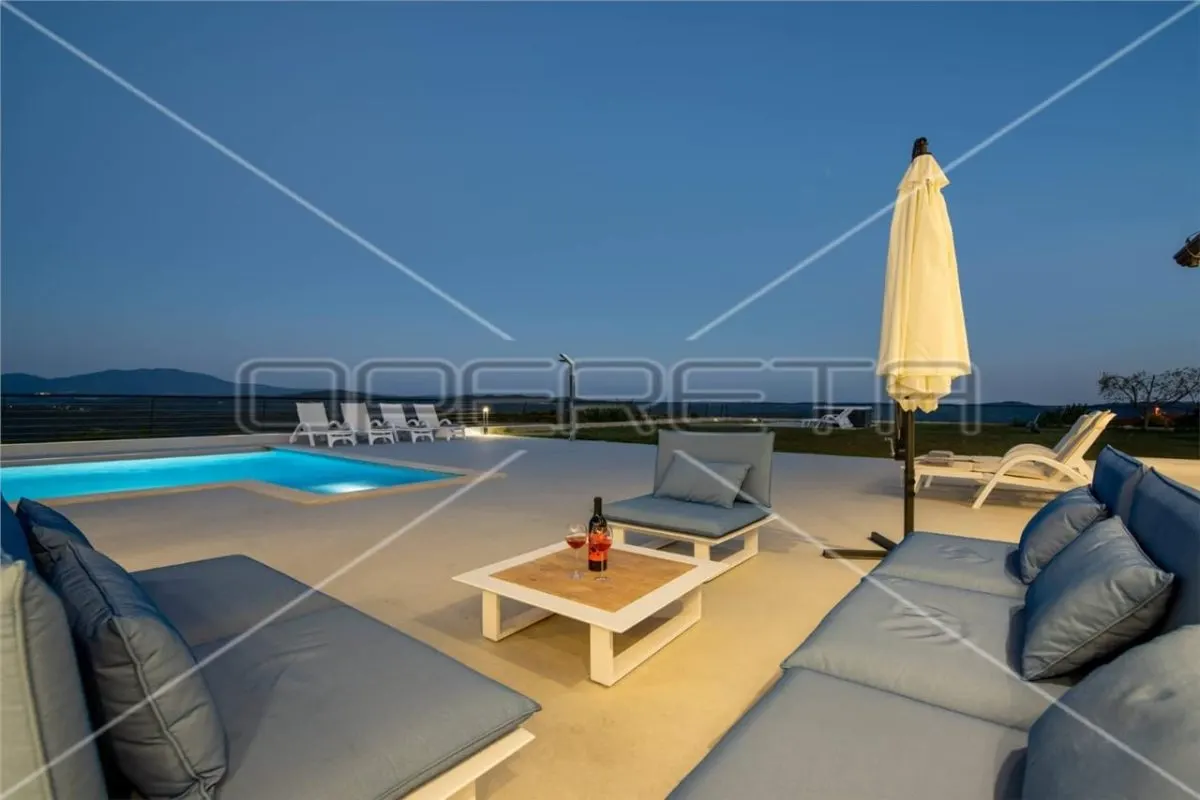 Villa en Venta en Croacia, Buzet - foto 8