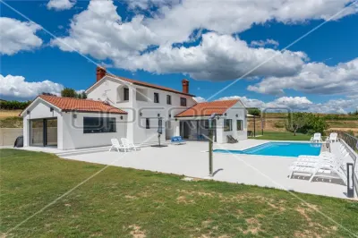 Villa en Venta en Croacia, Buzet - foto 10