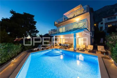 Villa Trois Étages à Vendre en Croatie, Mimice - Mimice