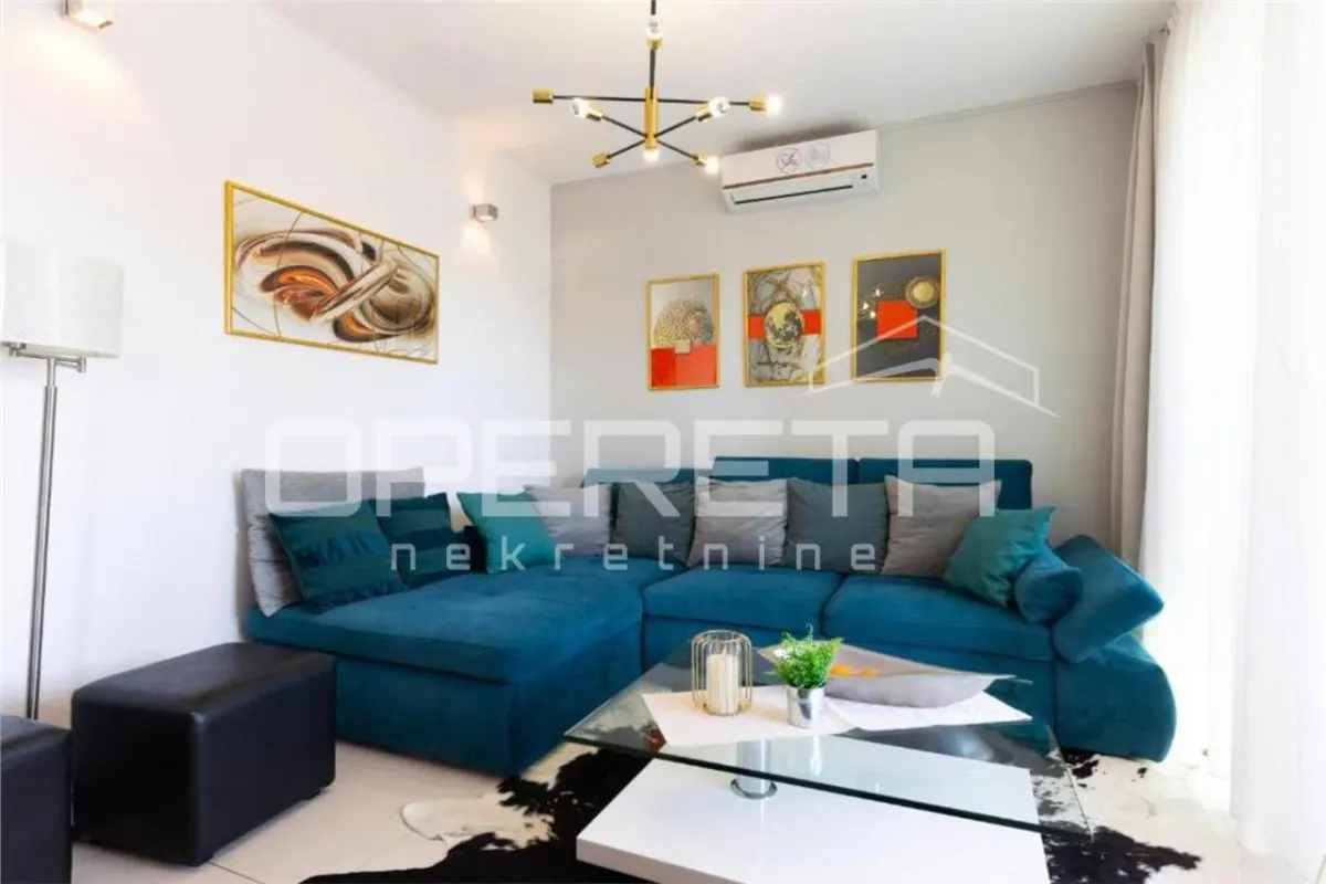 Villa Trois Étages à Vendre en Croatie, Mimice - foto 11