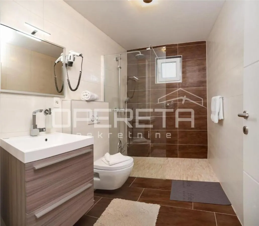 Villa Trois Étages à Vendre en Croatie, Mimice - foto 24