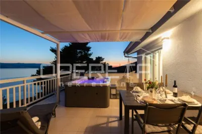 Villa Trois Étages à Vendre en Croatie, Mimice - foto 7