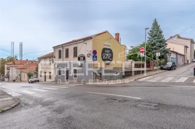 Villa en Venta en Pula, Croacia - Pula