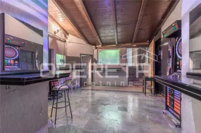 Villa en Venta en Pula, Croacia - foto 4