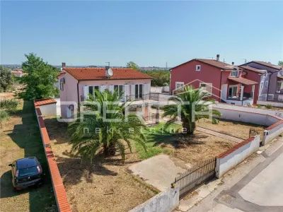 Villa Unifamiliar con Piscina en Venta en Pula, Croacia - Pula