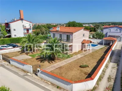 Villa Unifamiliar con Piscina en Venta en Pula, Croacia - foto 2