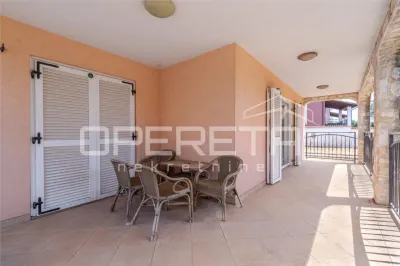 Villa Unifamiliar con Piscina en Venta en Pula, Croacia - foto 14