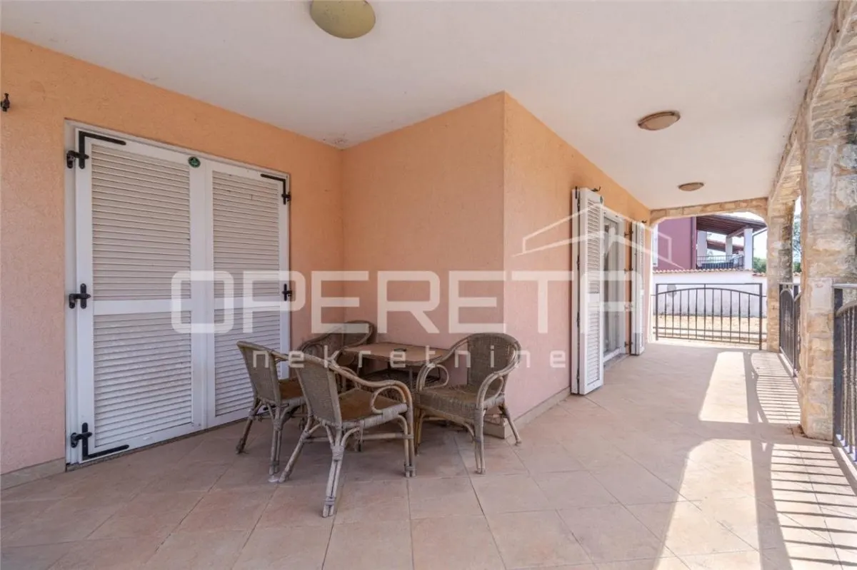 Villa Unifamiliar con Piscina en Venta en Pula, Croacia - foto 14