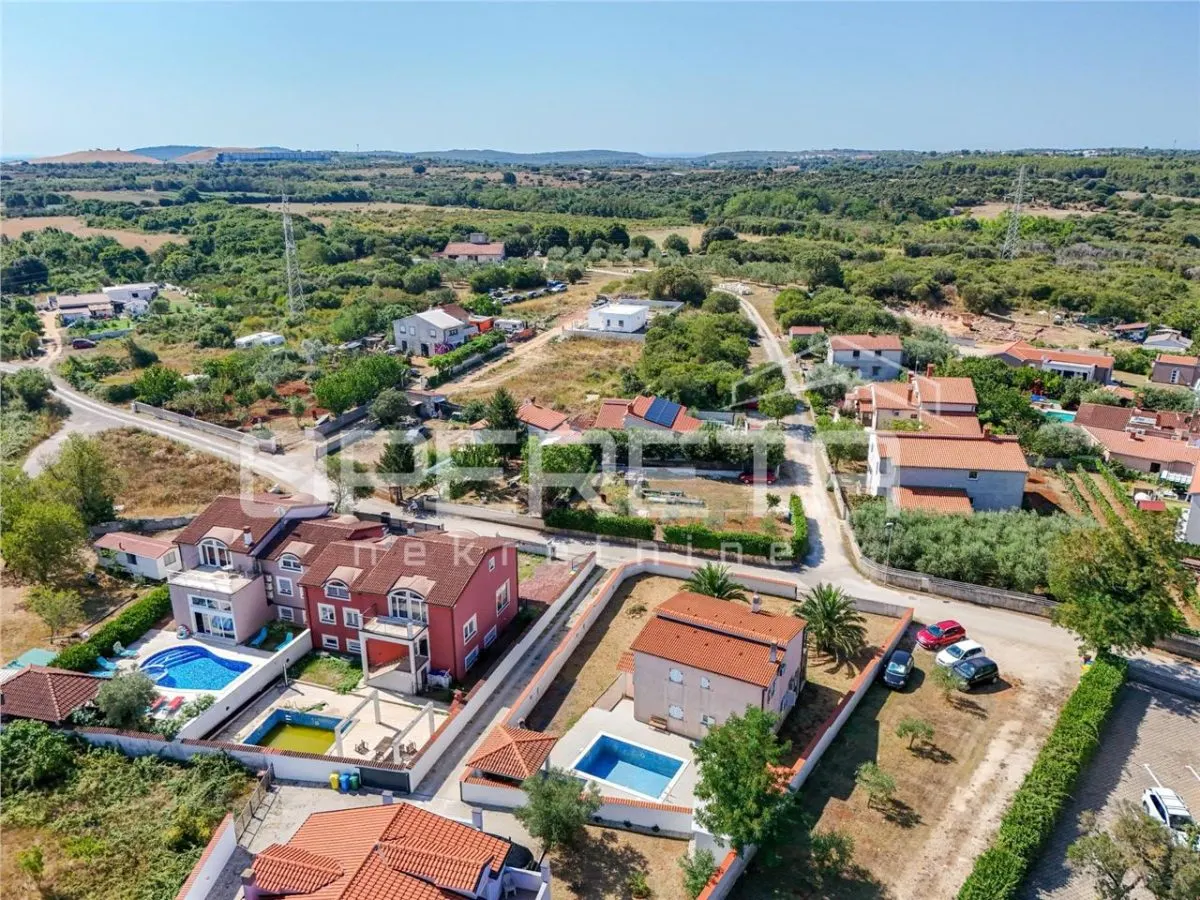 Villa Unifamiliar con Piscina en Venta en Pula, Croacia - foto 21