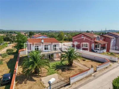 Villa Unifamiliar con Piscina en Venta en Pula, Croacia - foto 4