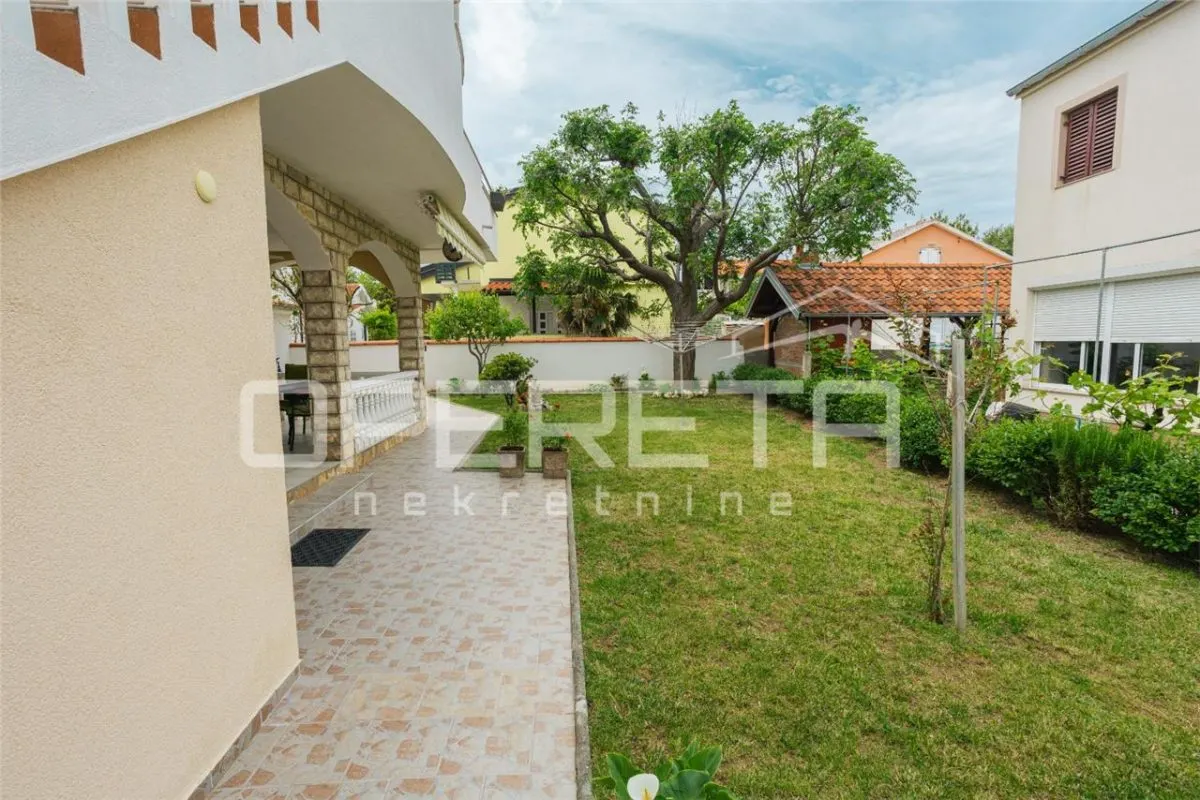 Three-Apartment Villa for Sale in Privlaka, Croatia - foto 16