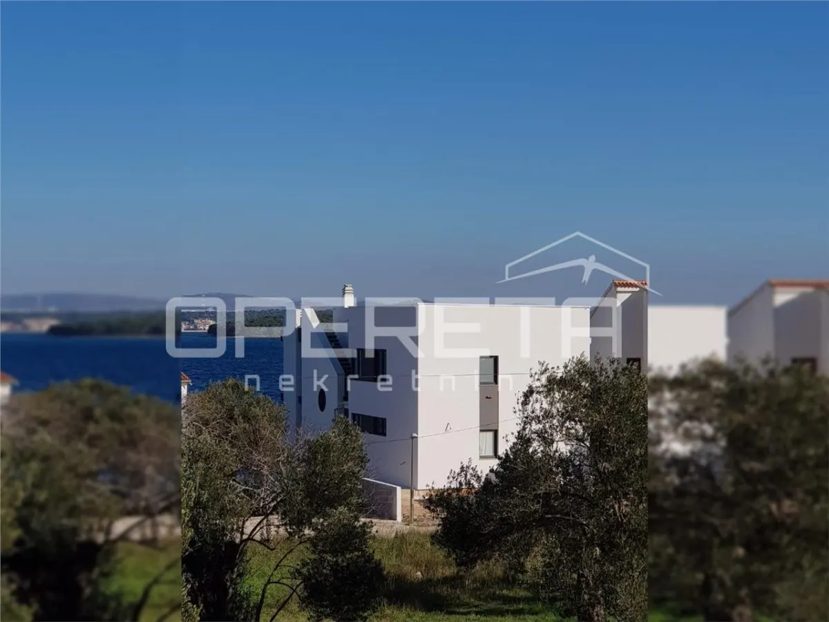 Villa de Primera Línea de Mar en Venta en Tkon, Isla de Pašman, Croacia - foto 1