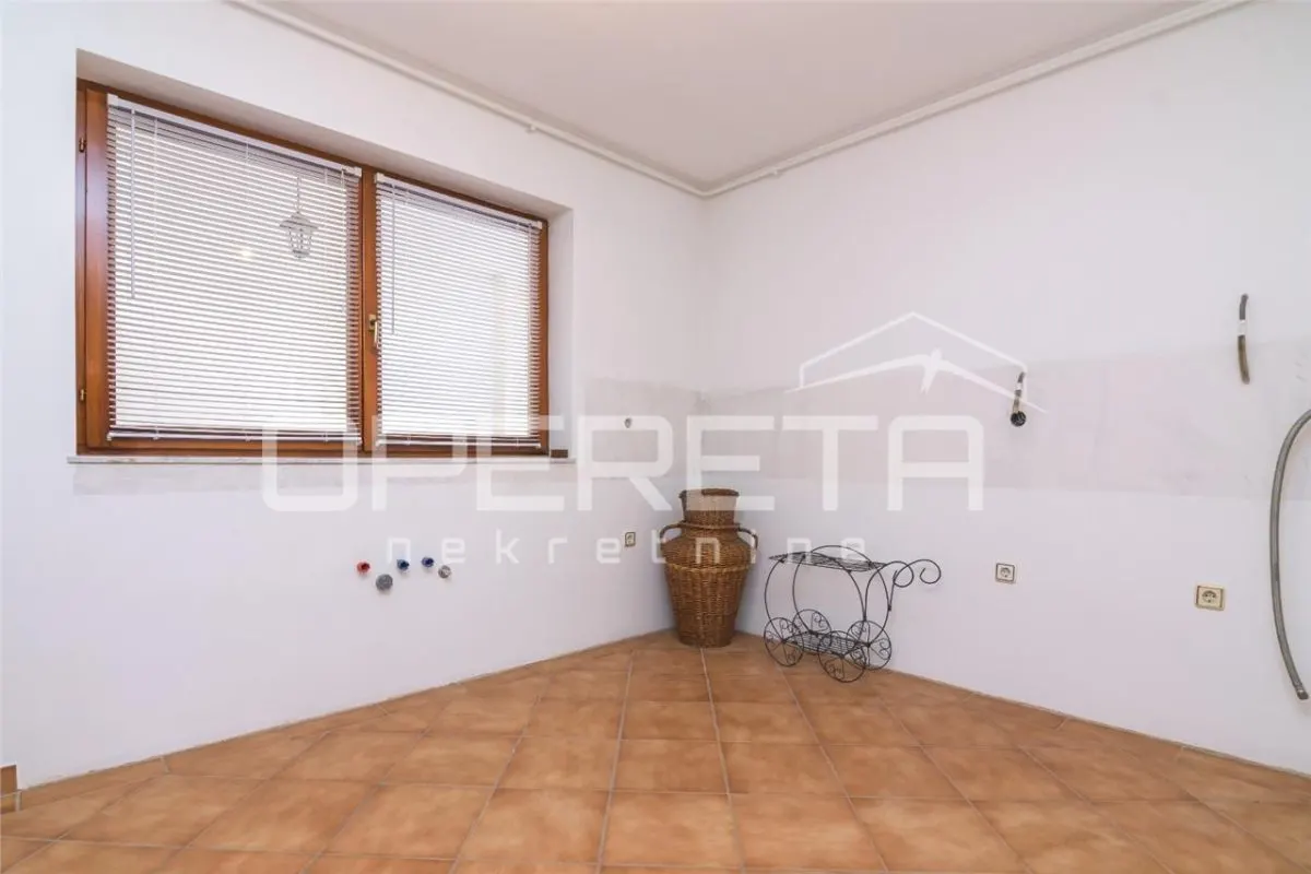 Casa Unifamiliar en Venta en Zagreb, Croacia – Remete, Kostanjevec - foto 16