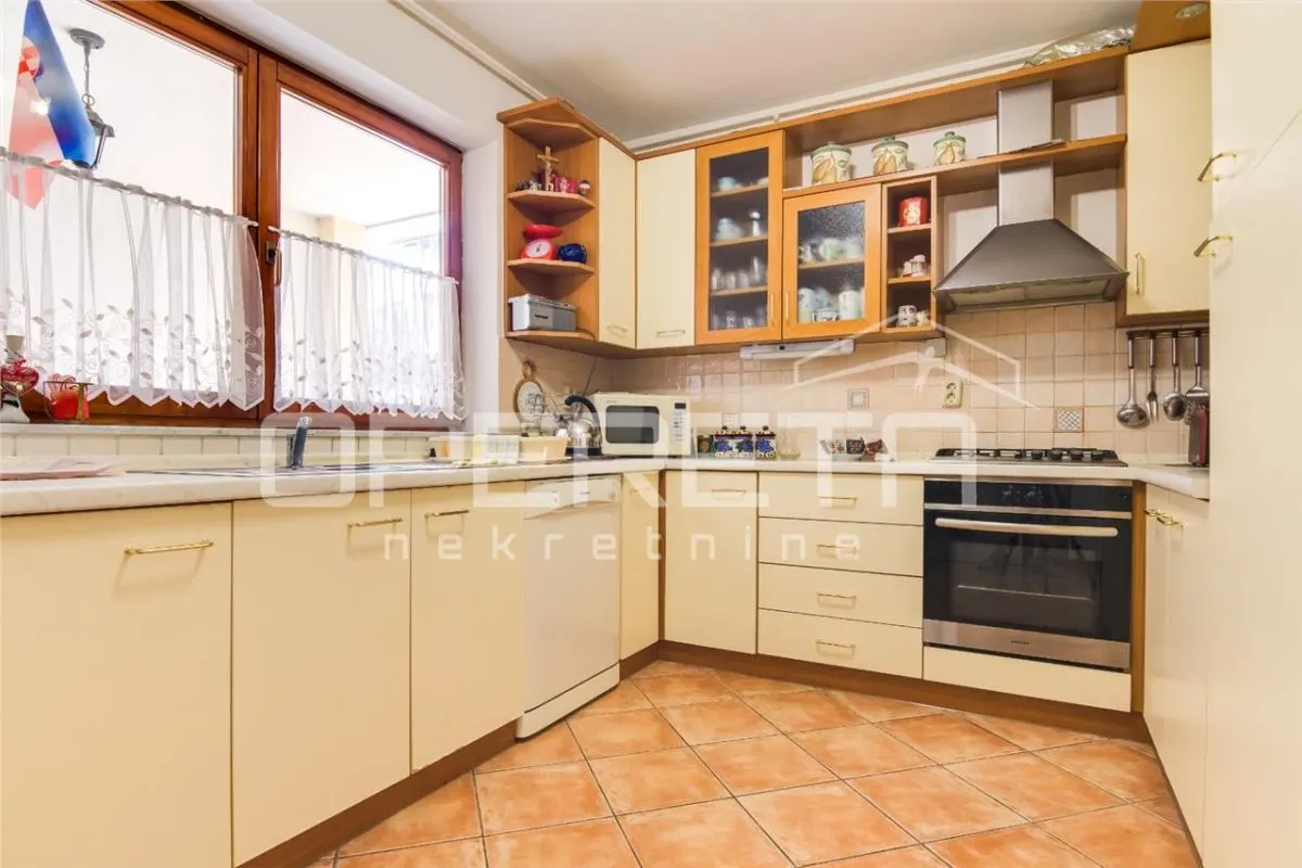 Casa Unifamiliar en Venta en Zagreb, Croacia – Remete, Kostanjevec - foto 7