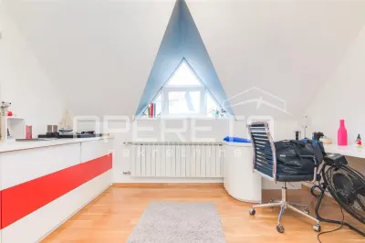 Villa con Piscina en Venta en Zagreb, Croacia – Maksimir - foto 13