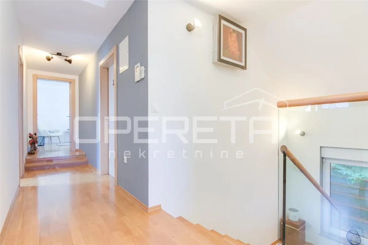 Villa con Piscina en Venta en Zagreb, Croacia – Maksimir - foto 16