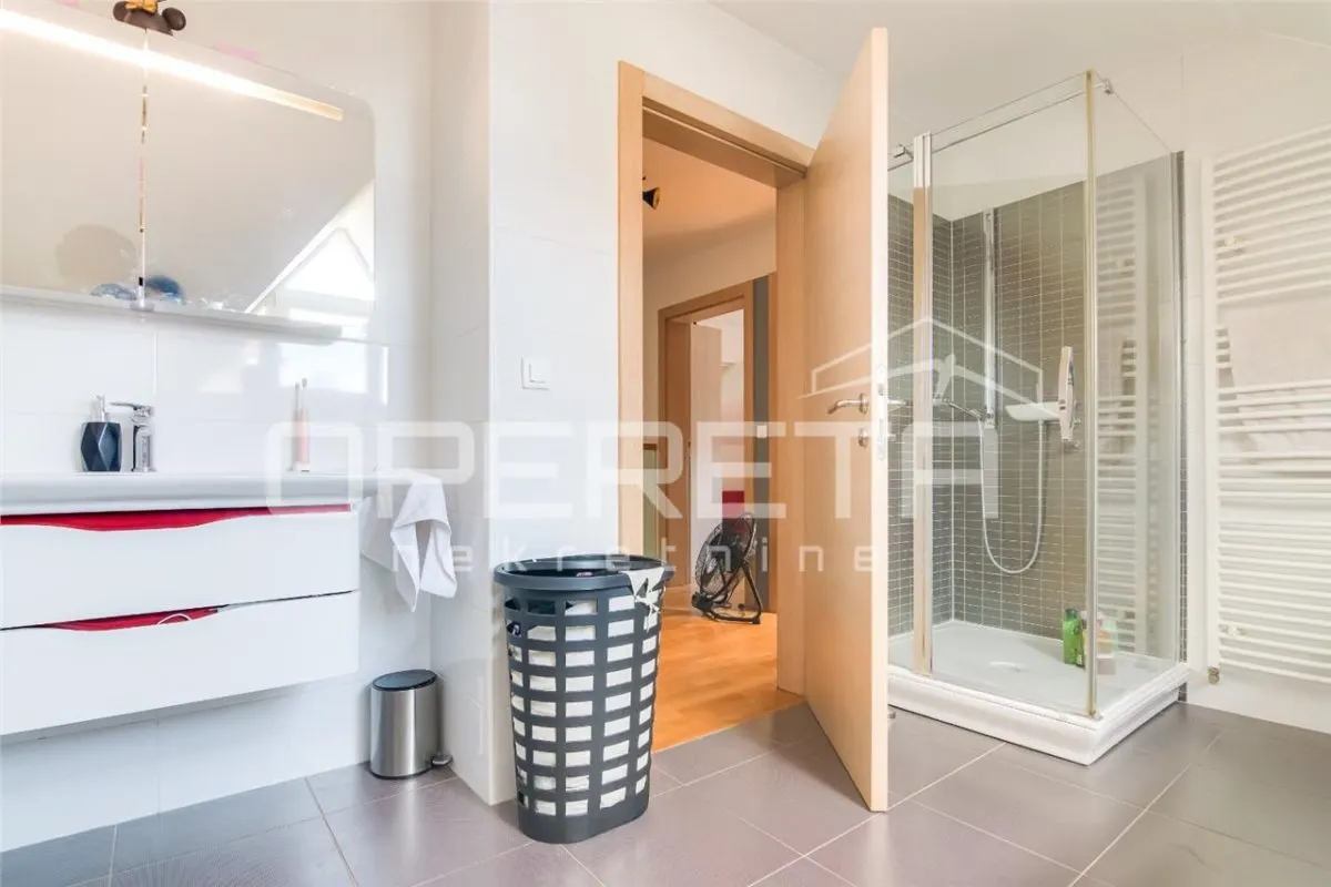 Villa con Piscina en Venta en Zagreb, Croacia – Maksimir - foto 17