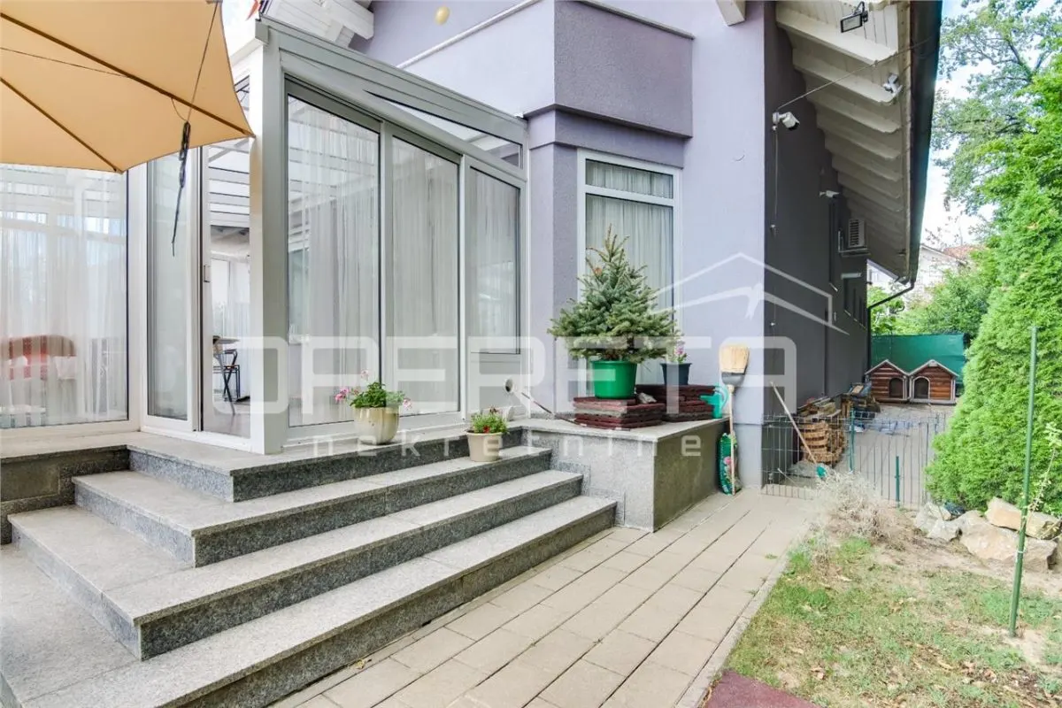 Villa con Piscina en Venta en Zagreb, Croacia – Maksimir - foto 21