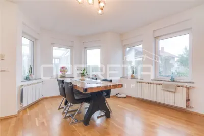 Villa con Piscina en Venta en Zagreb, Croacia – Maksimir - foto 4