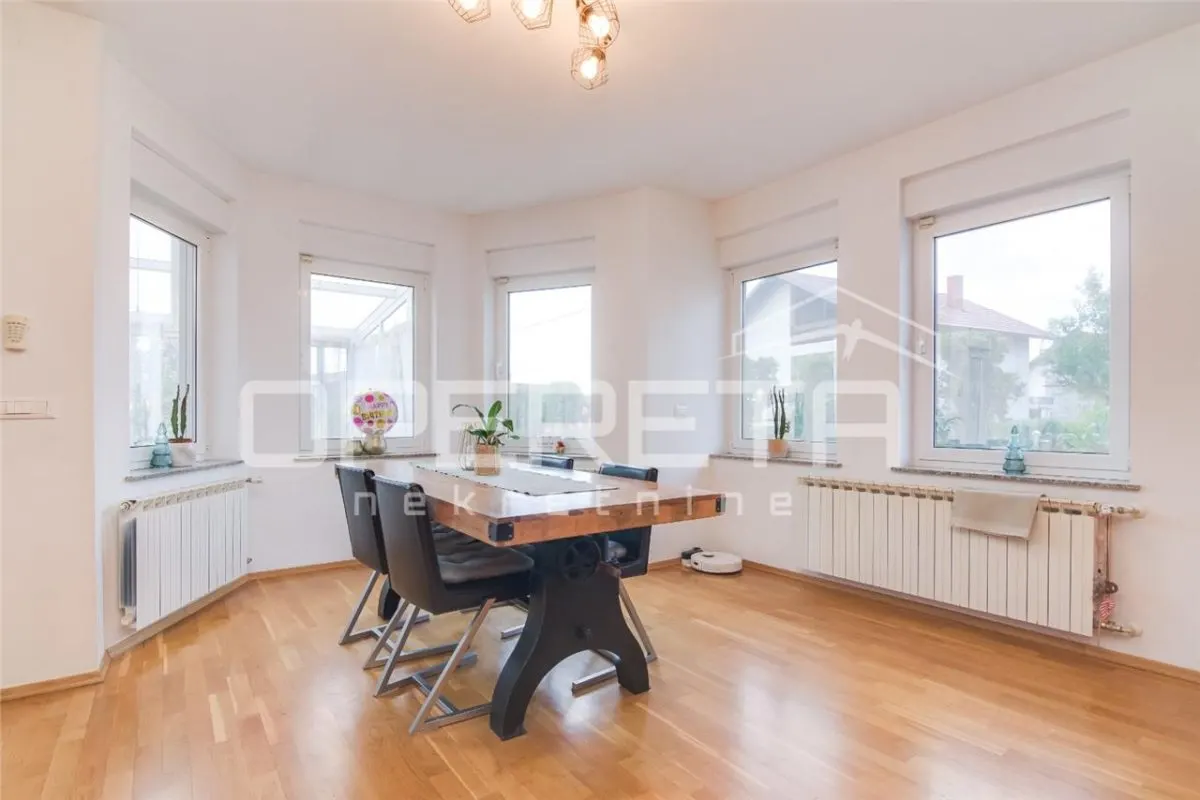 Villa con Piscina en Venta en Zagreb, Croacia – Maksimir - foto 4