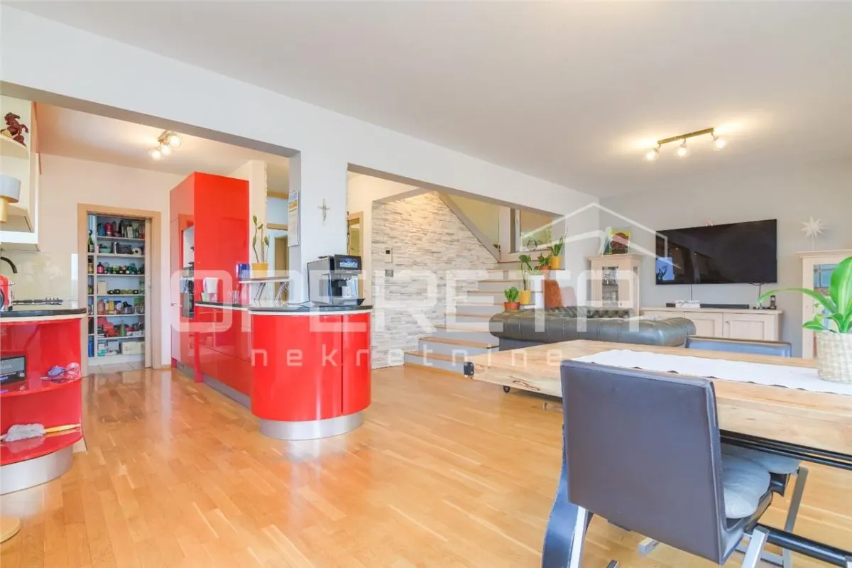 Villa con Piscina en Venta en Zagreb, Croacia – Maksimir - foto 5