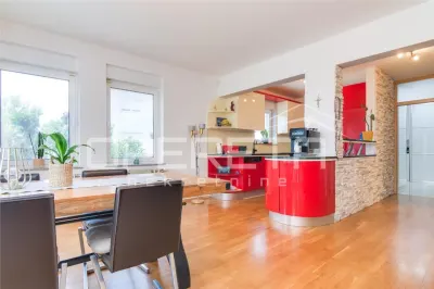Villa con Piscina en Venta en Zagreb, Croacia – Maksimir - foto 6