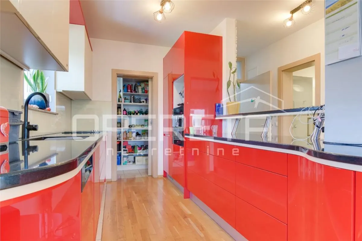 Villa con Piscina en Venta en Zagreb, Croacia – Maksimir - foto 8