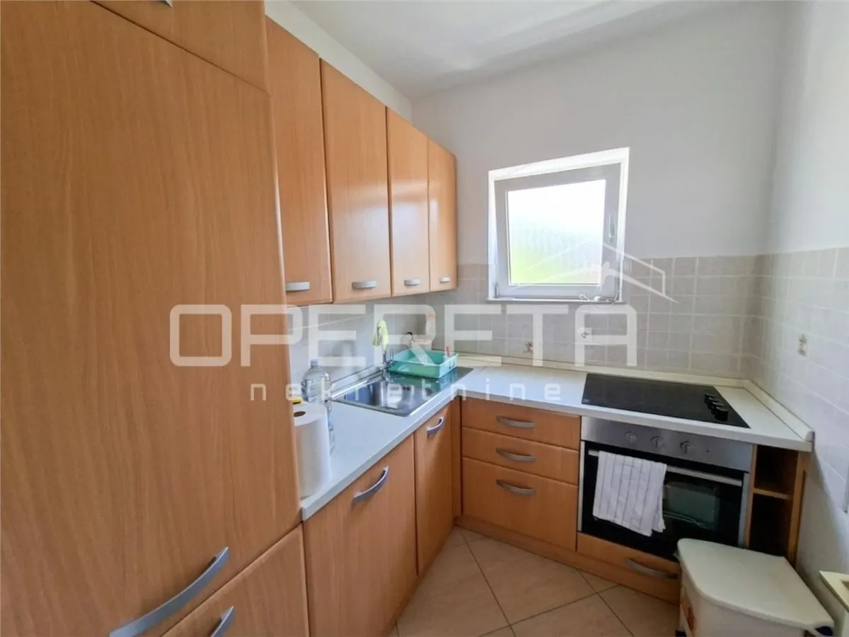 Casa con Dos Unidades Residenciales en Venta en Šibenik, Croacia - foto 12
