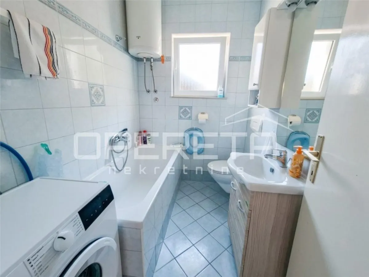 Casa con Dos Unidades Residenciales en Venta en Šibenik, Croacia - foto 15