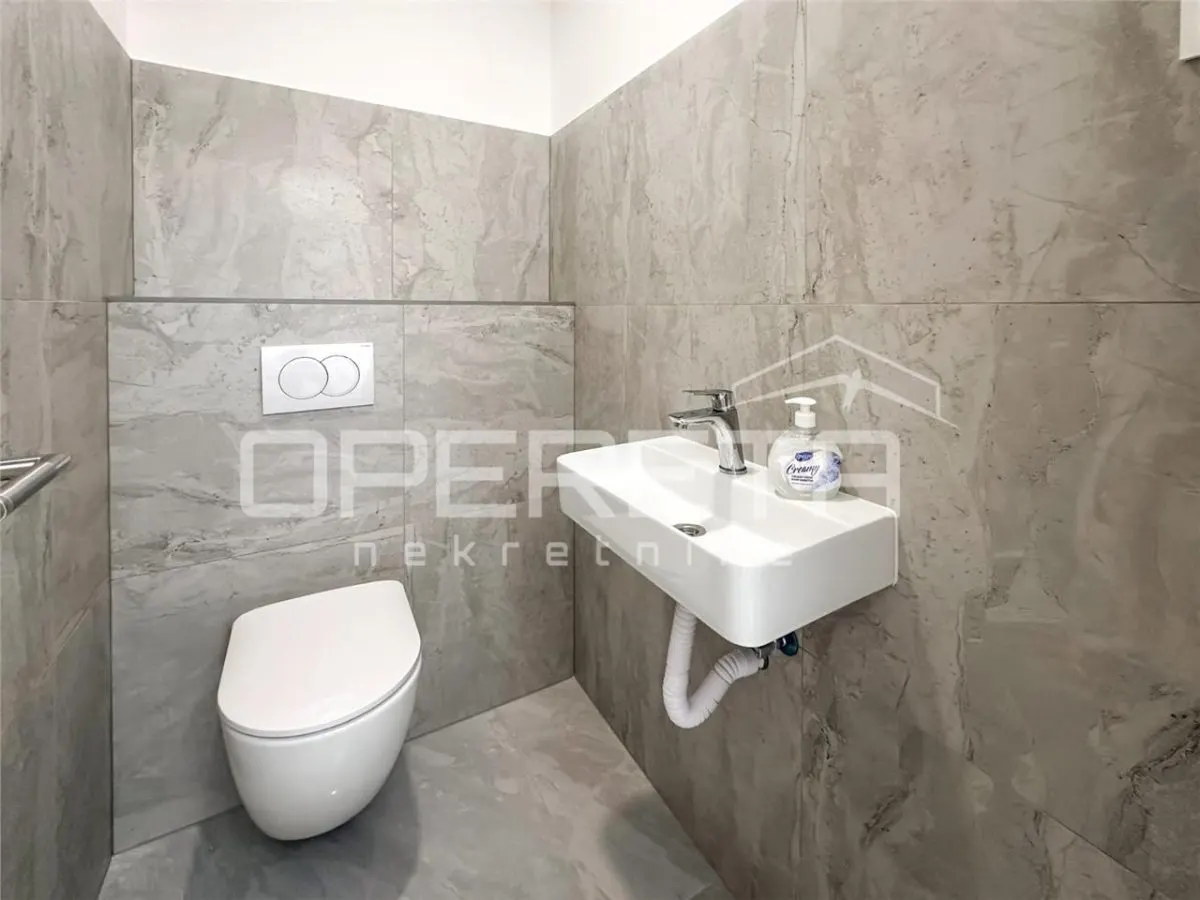 Casa con Espacio Comercial y Apartamento en Venta en Šibenik, Croacia - foto 11