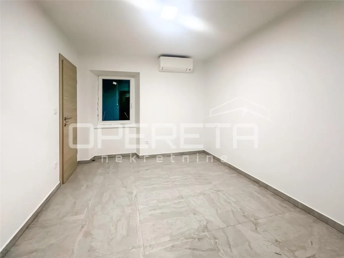 Casa con Espacio Comercial y Apartamento en Venta en Šibenik, Croacia - foto 5