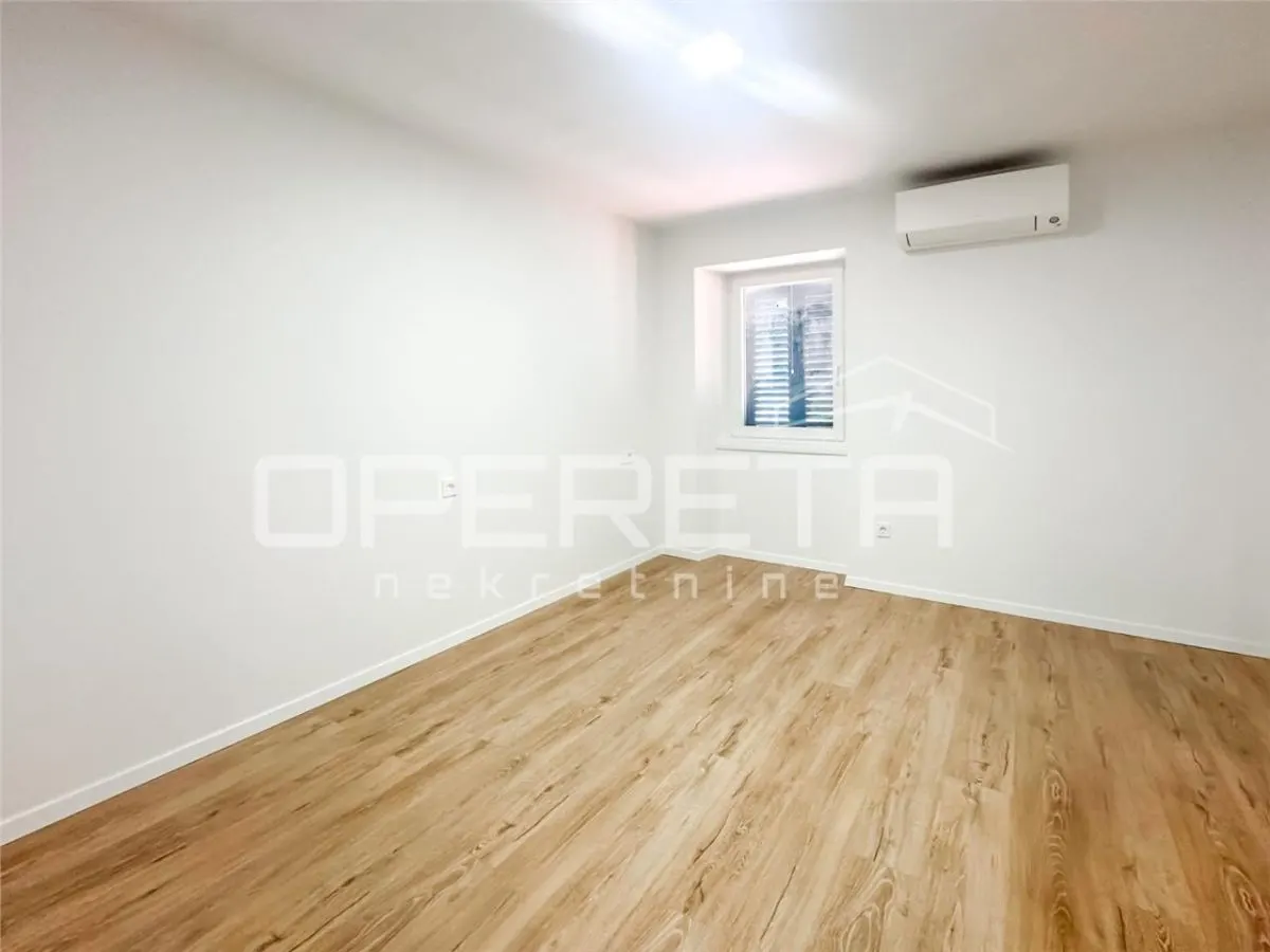 Casa con Espacio Comercial y Apartamento en Venta en Šibenik, Croacia - foto 6